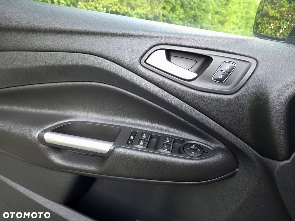 Ford Kuga 2.0 TDCi FWD Titanium - 11