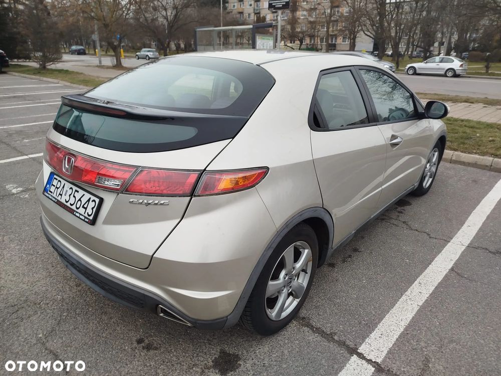 Honda Civic 1.8 Comfort - 9