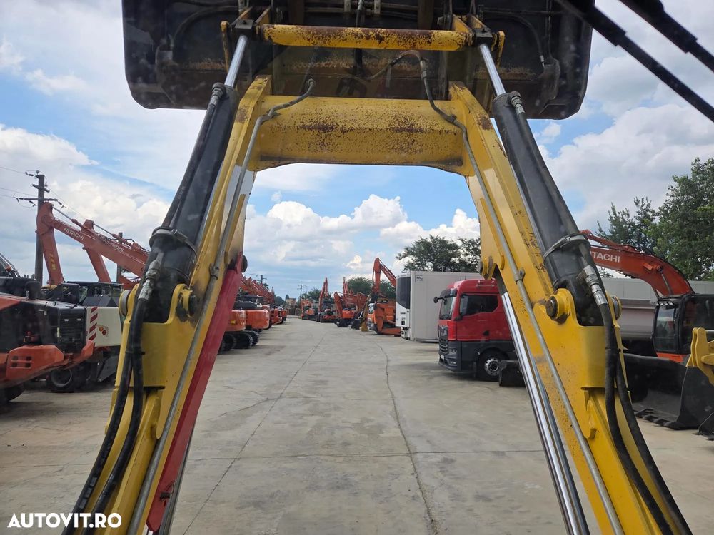 New Holland B110C, 2020, 5.117h, 110 CP, Cupa multifunctionala 4x1 cu furci, Brat excavare extensibil, fara aer conditionat, CE, lung 5,8m, latime 2,3m, Masa operatinala 8tone, Adancime  sapare 6m, posibil leasing 4 ani-PROMOTIE 39.900 EUR+Tva - 28