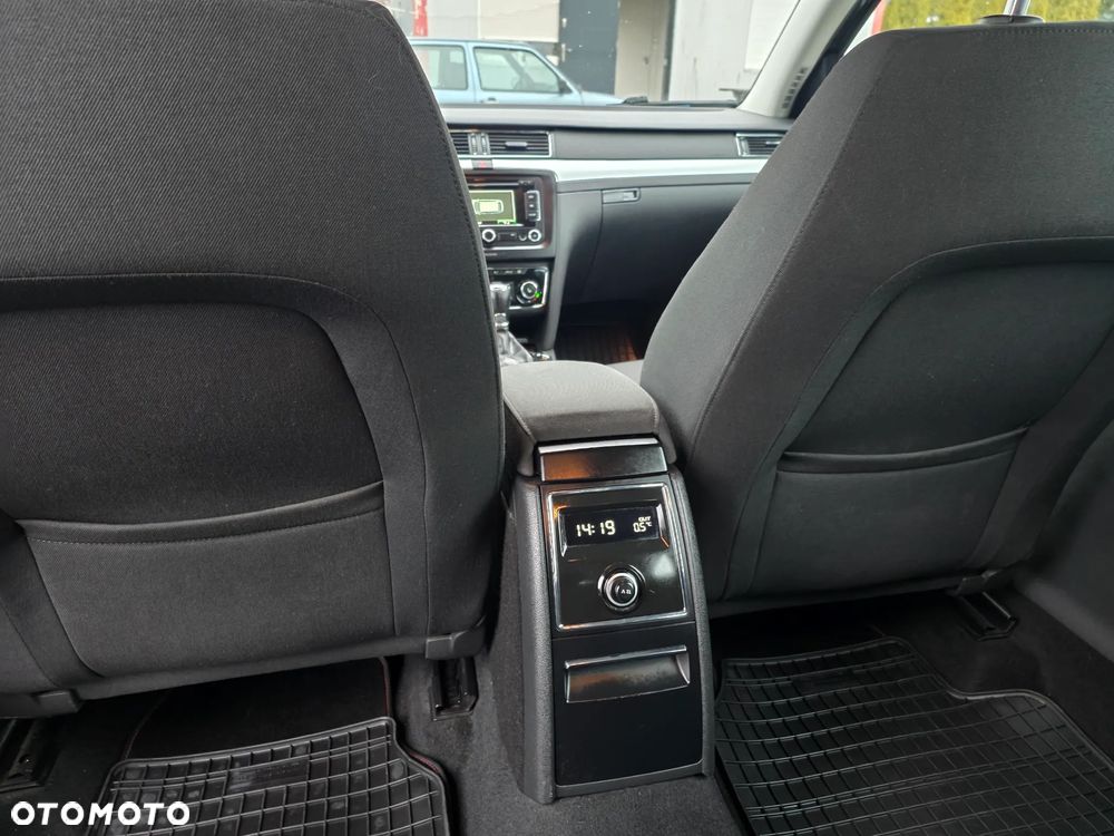 Skoda Superb 2.0 TDI Ambition Outdoor DSG - 31