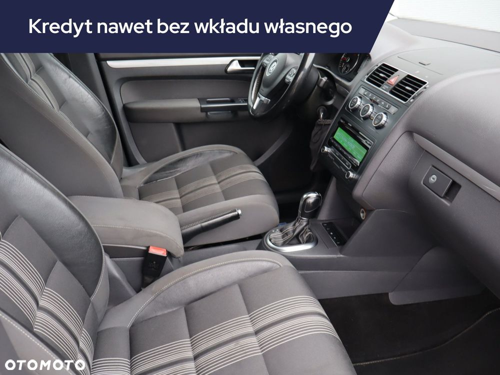 Volkswagen Touran - 11