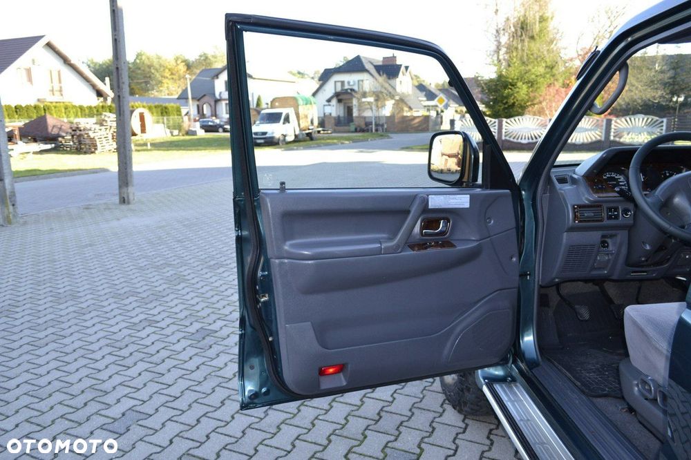 Mitsubishi Pajero - 19