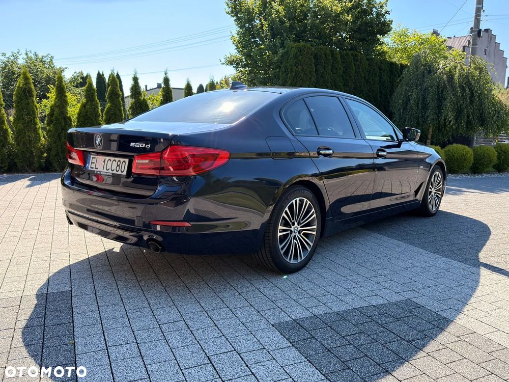 BMW Seria 5 520d Sport Line - 16