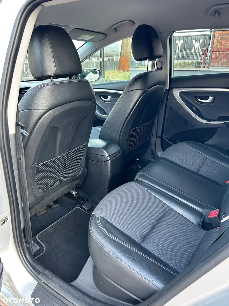 Hyundai i30 1.6 CRDi Automatik Style - 12
