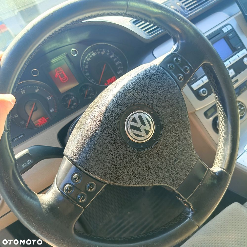 Volkswagen Passat - 5