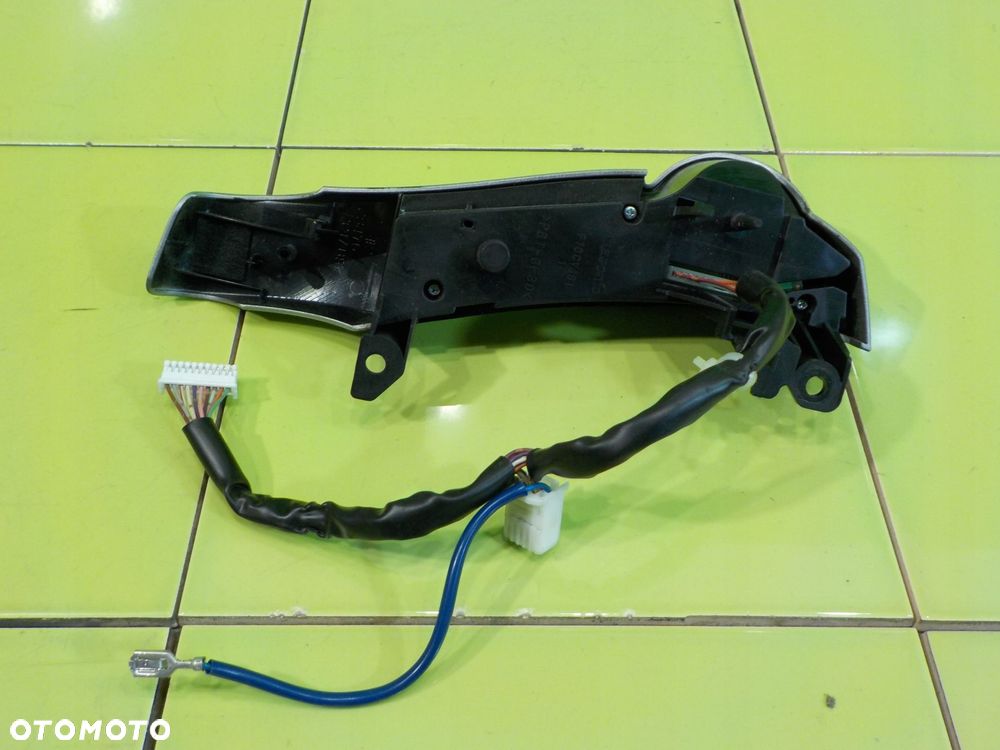 TOYOTA PRIUS III 1.8 VVTI 10r 5D przelacznik kierownicy tempomatu F70CV481 - 2