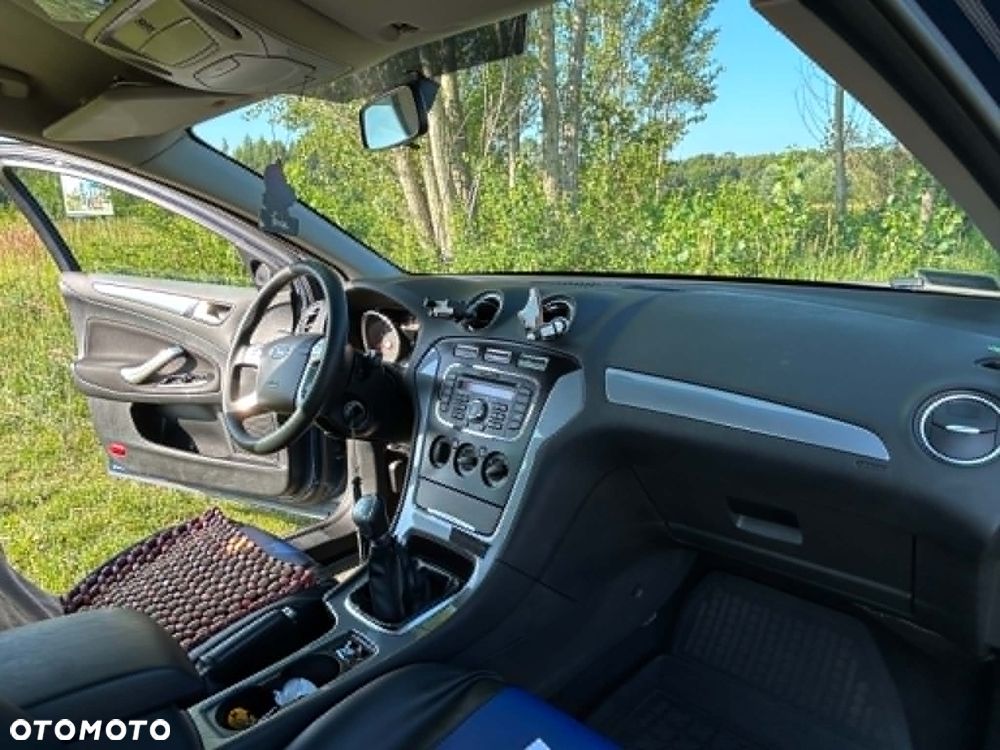Ford Mondeo - 12