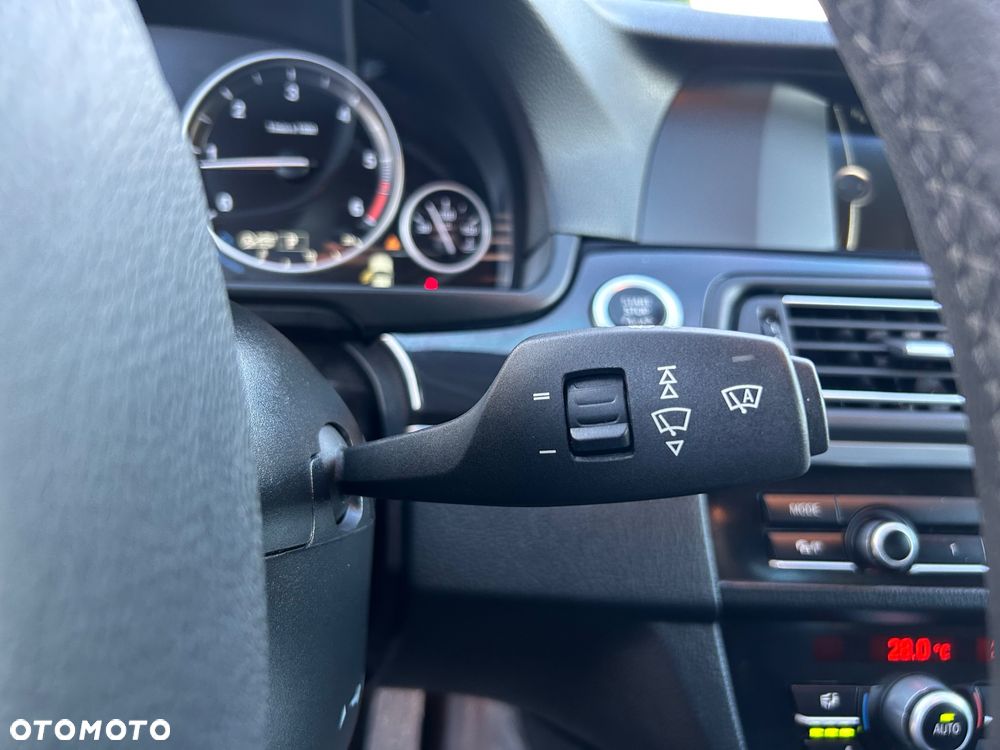 BMW Seria 5 520d Luxury Line - 32