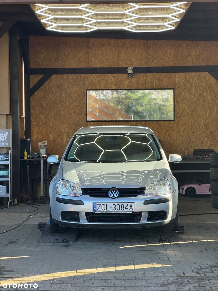 Volkswagen Golf 2.0 FSI Comfortline - 3
