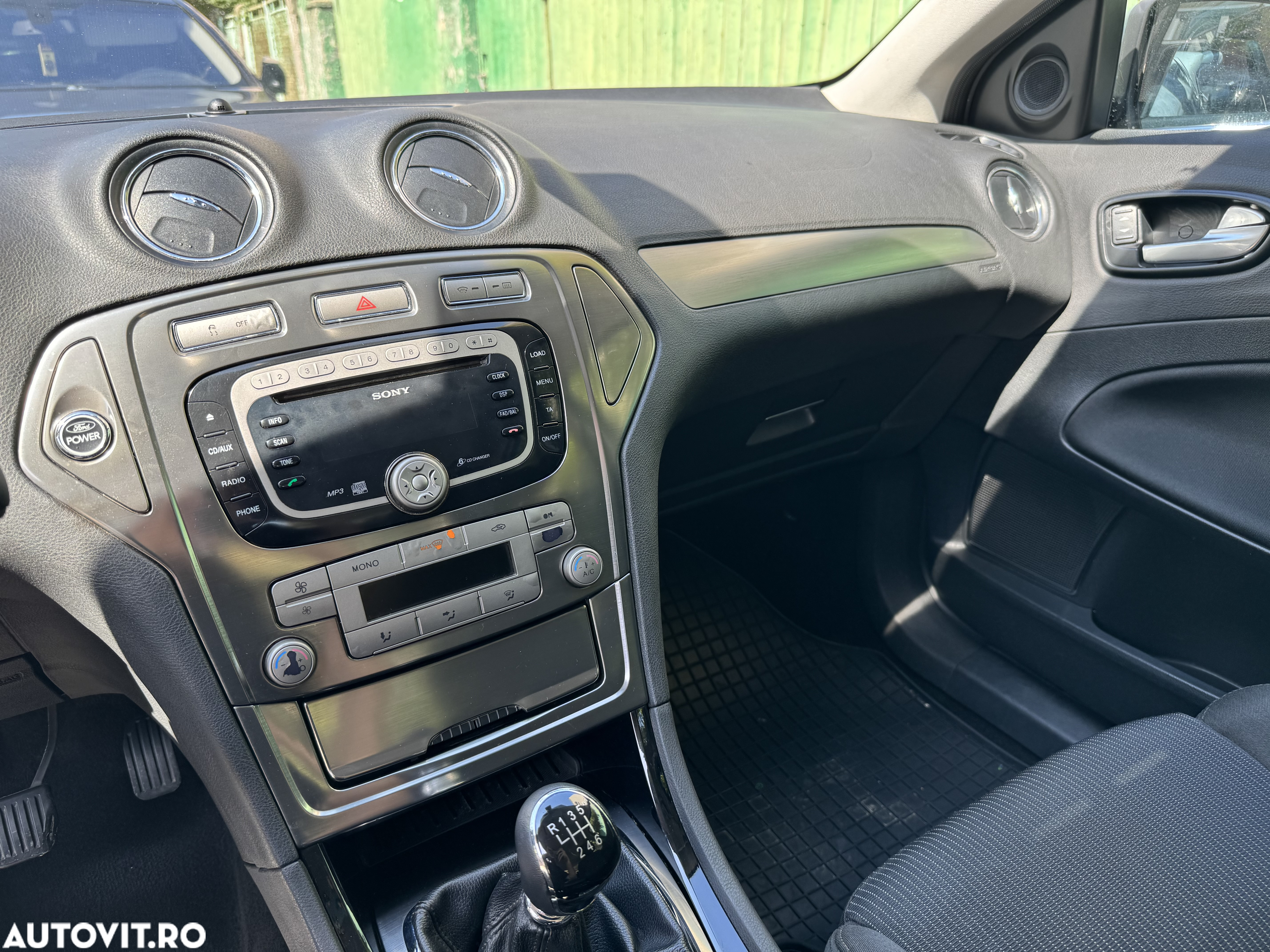 Ford Mondeo 2.0 TDCi Ghia X - 11