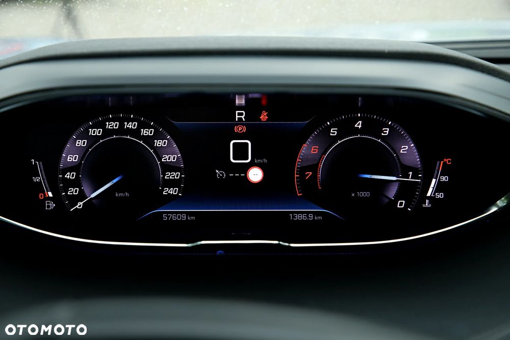 Peugeot 3008 1.2 PureTech Allure Pack S&S EAT8 - 40