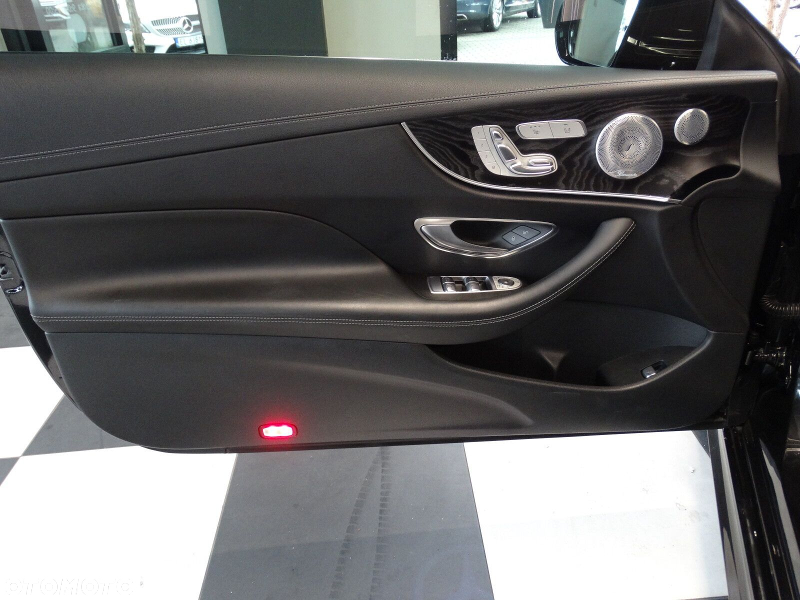 Mercedes-Benz Klasa E - 22