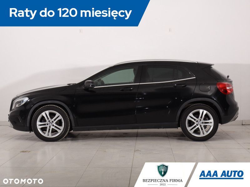 Mercedes-Benz GLA - 4