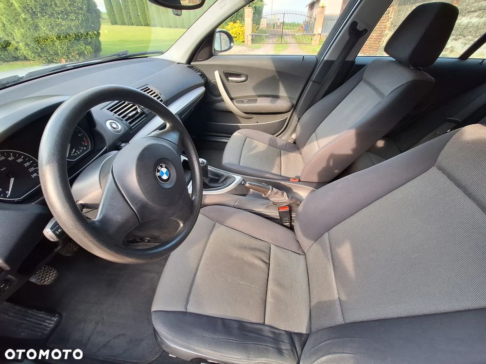 BMW Seria 1 - 25
