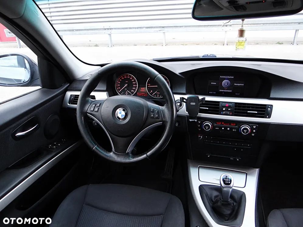 BMW Seria 3 318d DPF Edition Lifestyle - 5
