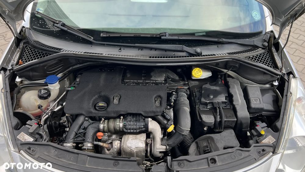 Peugeot 207 - 16