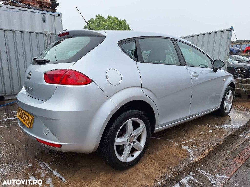 Far dreapta Seat Leon 2 2010 HATCHBACK 1.6 TDI - 3