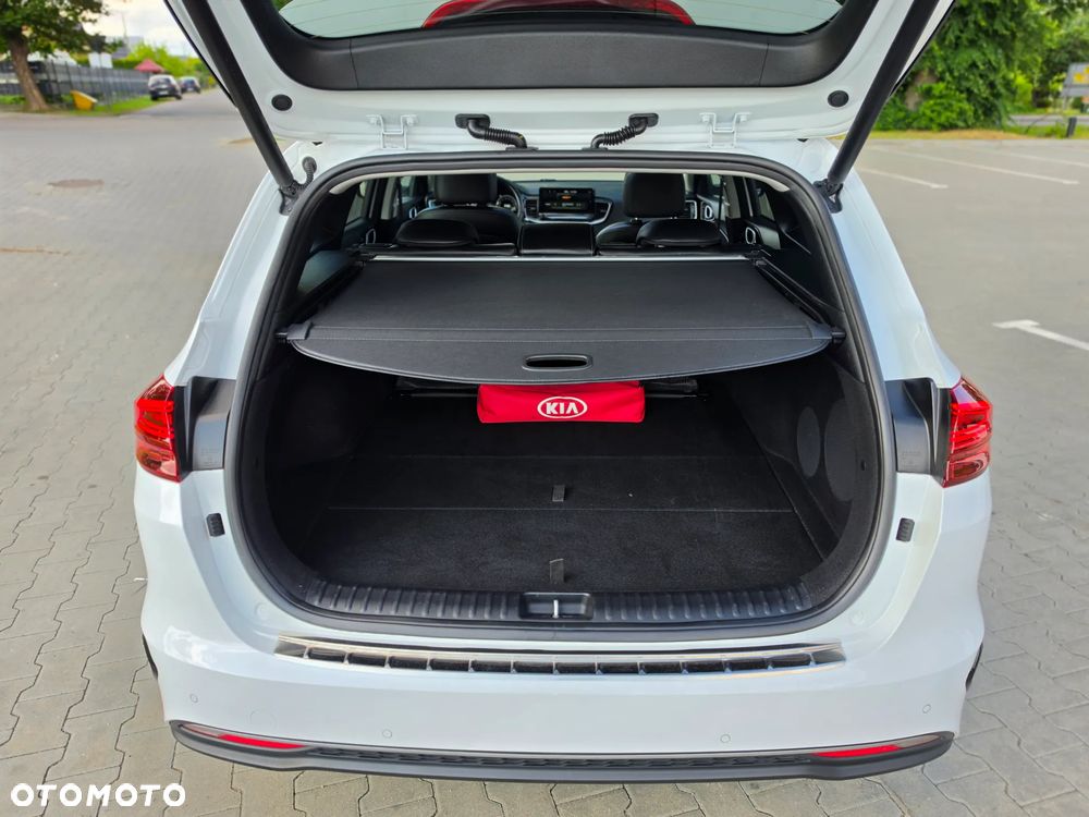 Kia Ceed 1.5 T-GDI DCT7 OPF (48V Mild Hybrid) Platinum Edition - 38
