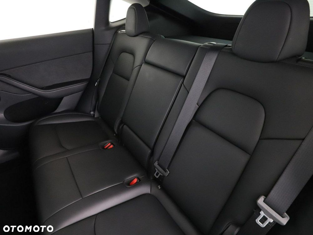 Tesla Model Y Standard - 18