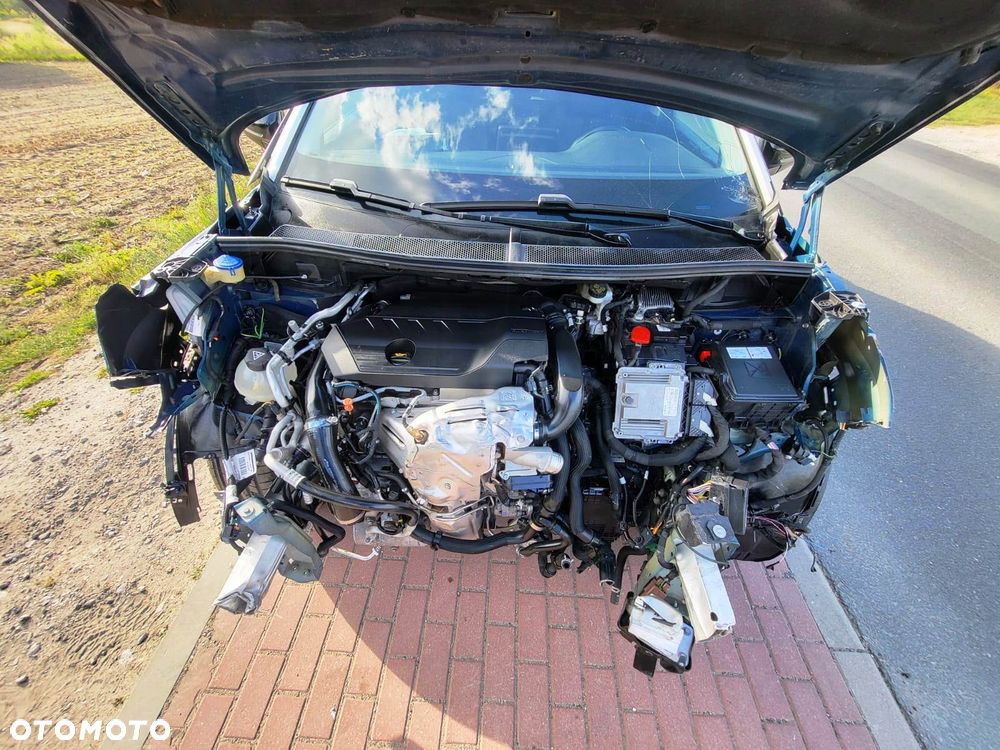 Peugeot 3008 1.6 PureTech Hybrid PHEV Allure S&S EAT8 - 10