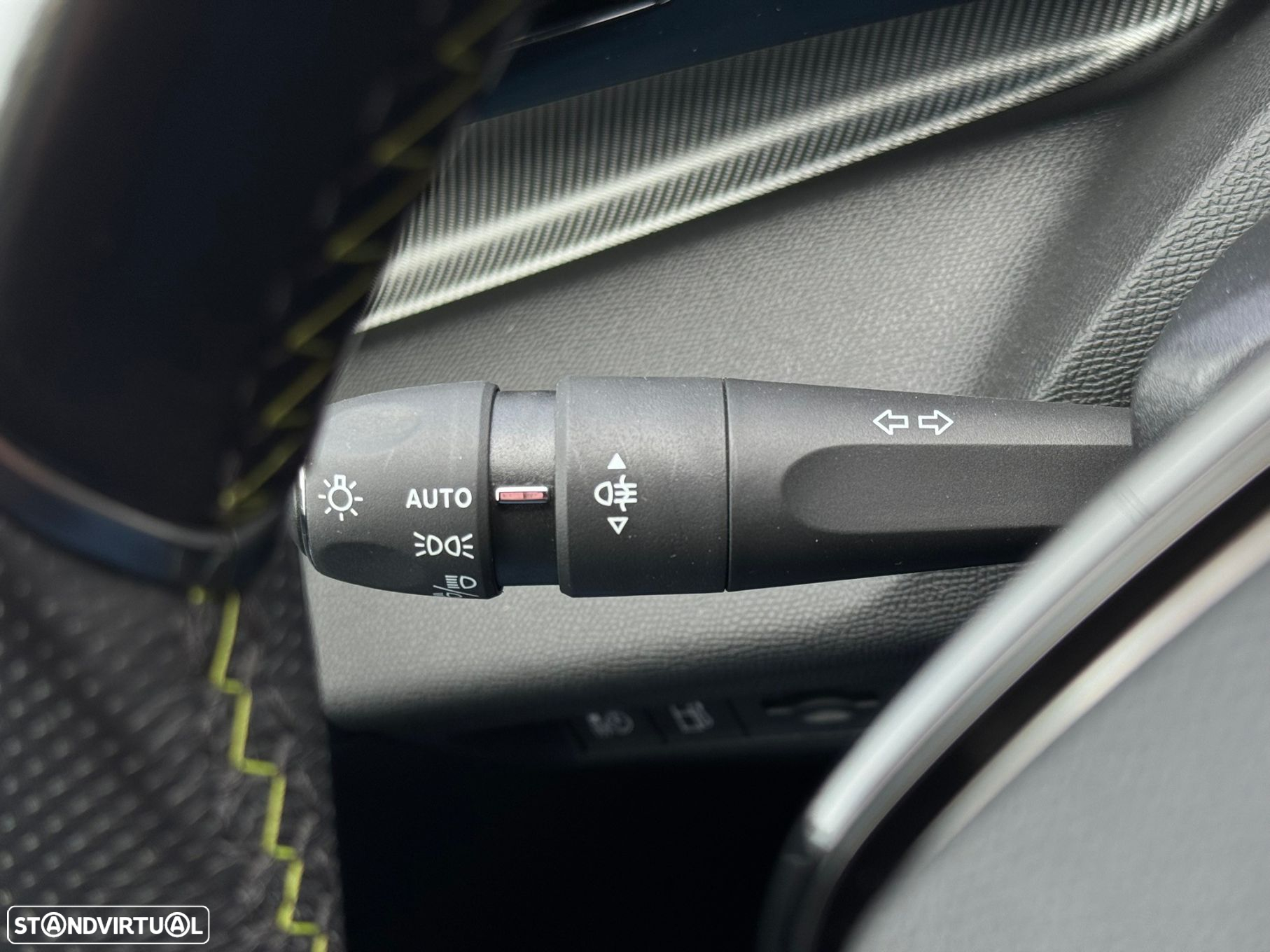 Peugeot 308 1.6 Hybrid GT e-EAT8 - 31