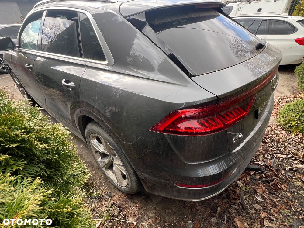 Audi Q8 - 8