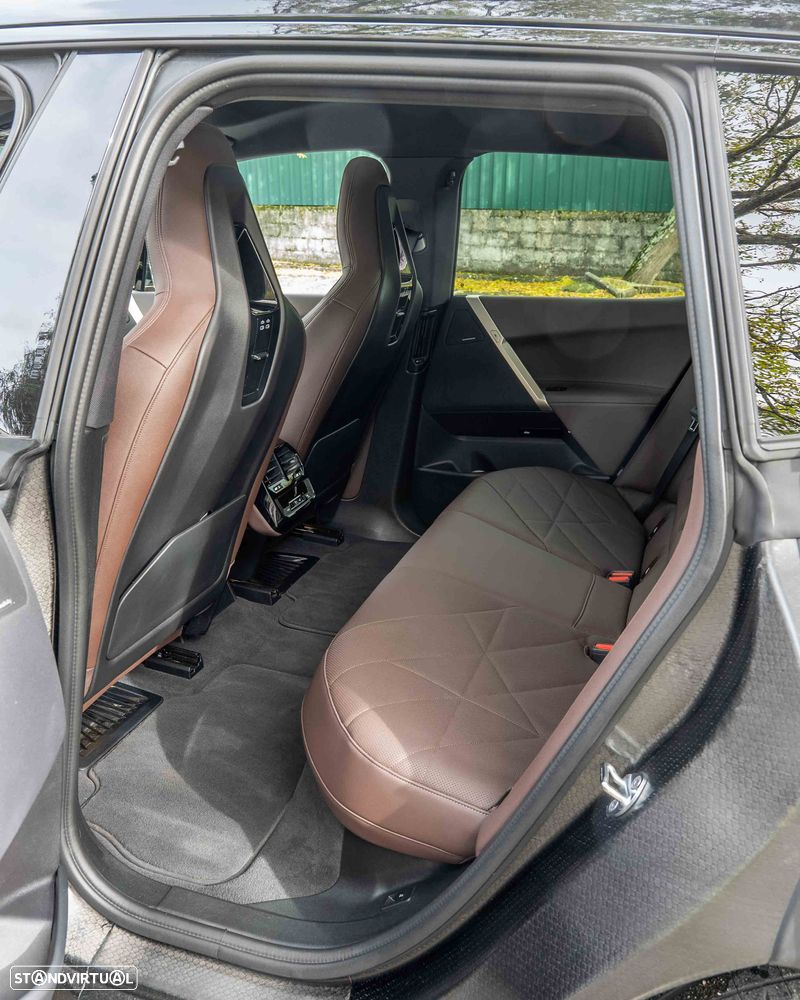 BMW iX xDrive40 - 27