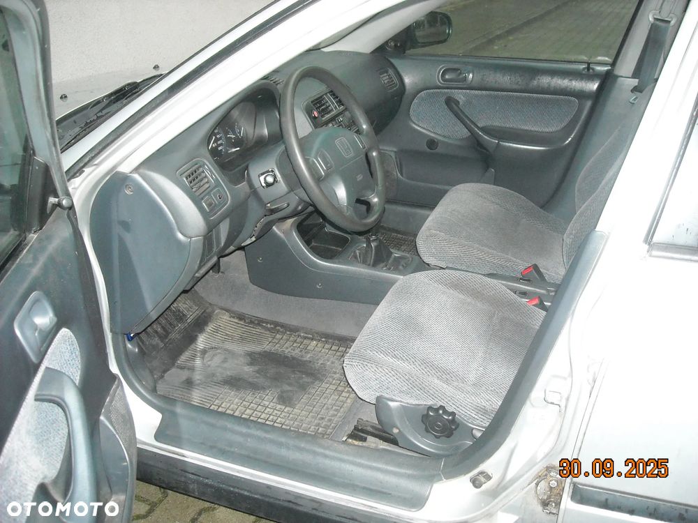 Honda Civic 1.4i S - 5