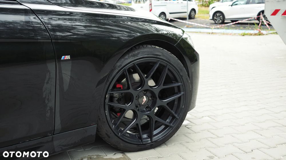 BMW Seria 3 318d M Sport EU6 - 12