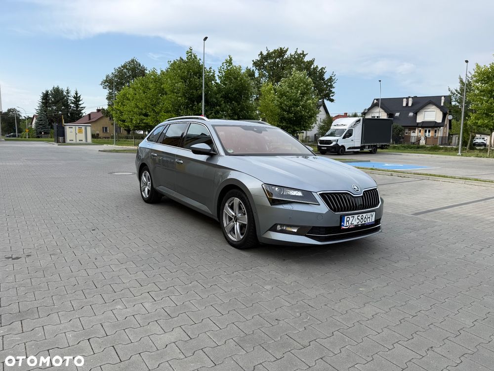 Skoda Superb 2.0 TDI 4x4 L&K DSG - 2