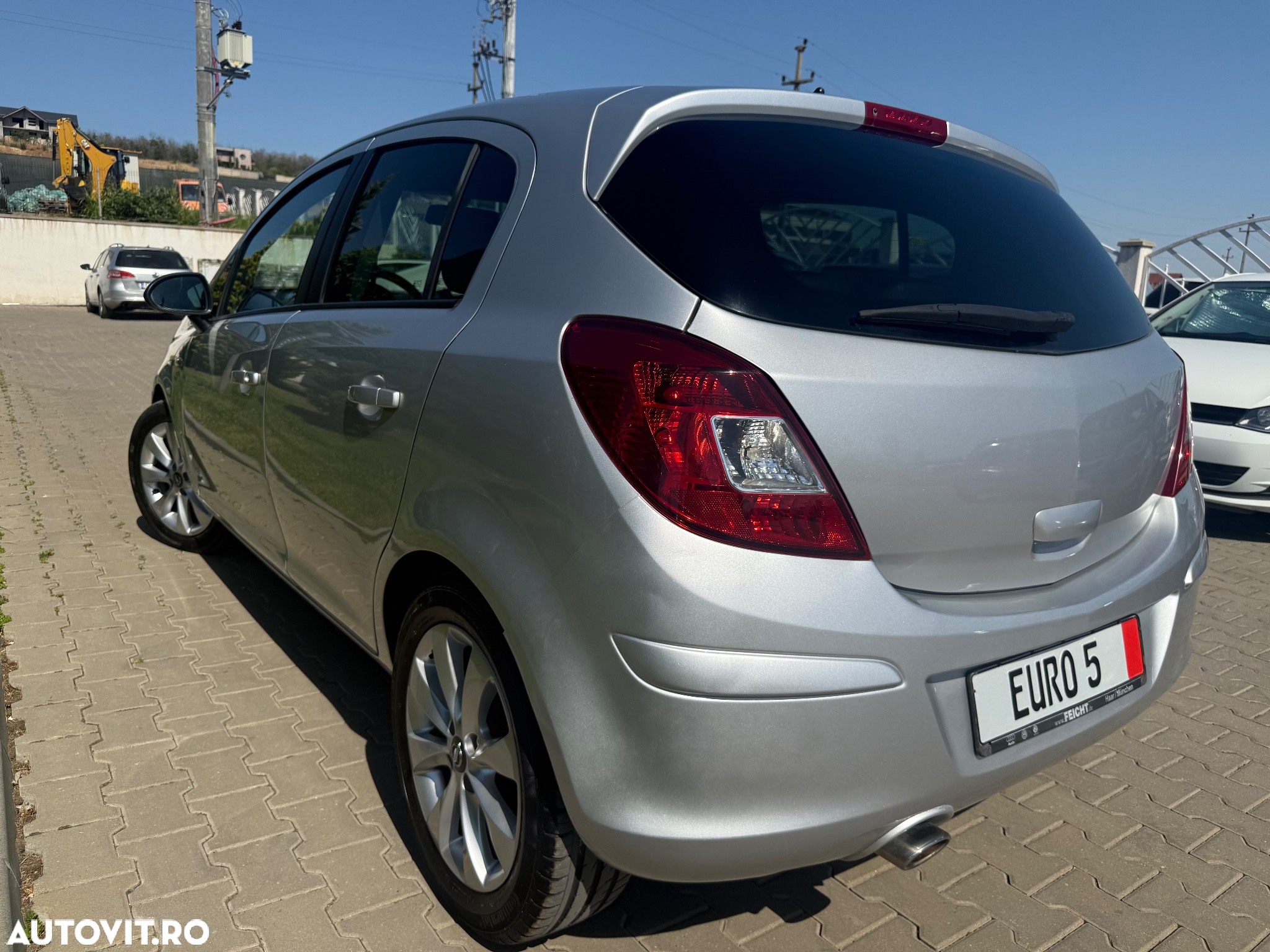 Opel Corsa 1.2i Cosmo - 2