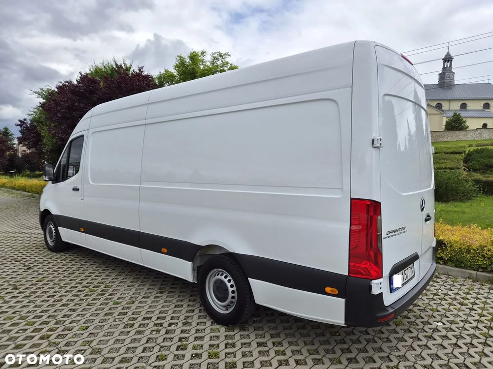 Mercedes-Benz Sprinter - 9