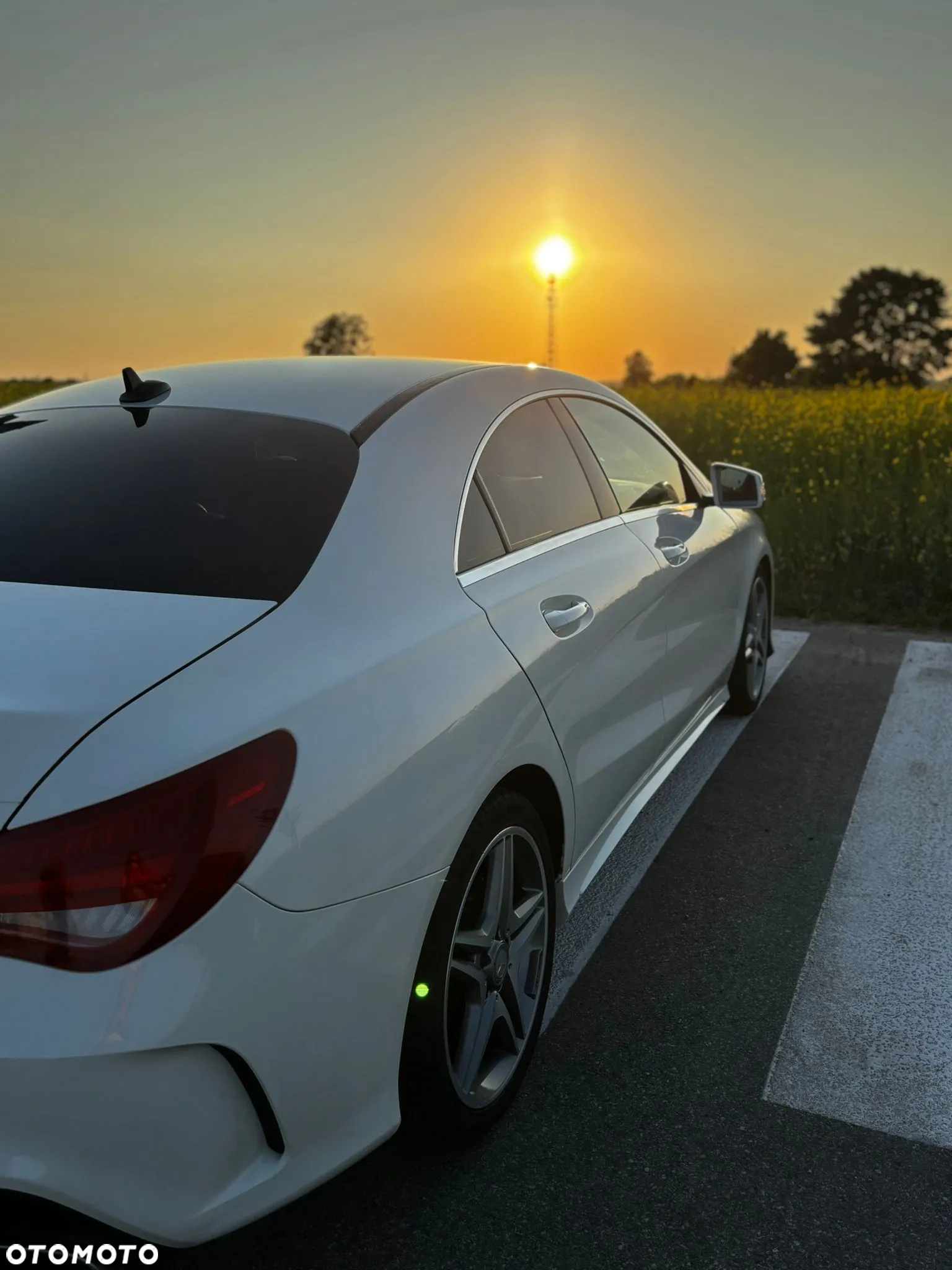 Mercedes-Benz CLA 180 7G-DCT AMG Line - 25