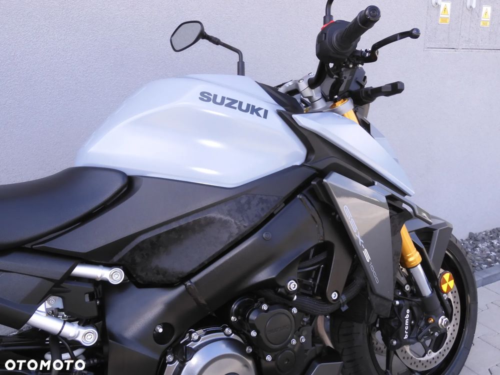 Suzuki GSX 1000 - 16