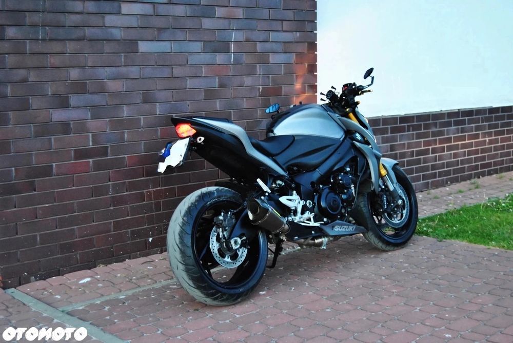Suzuki GSX - 3