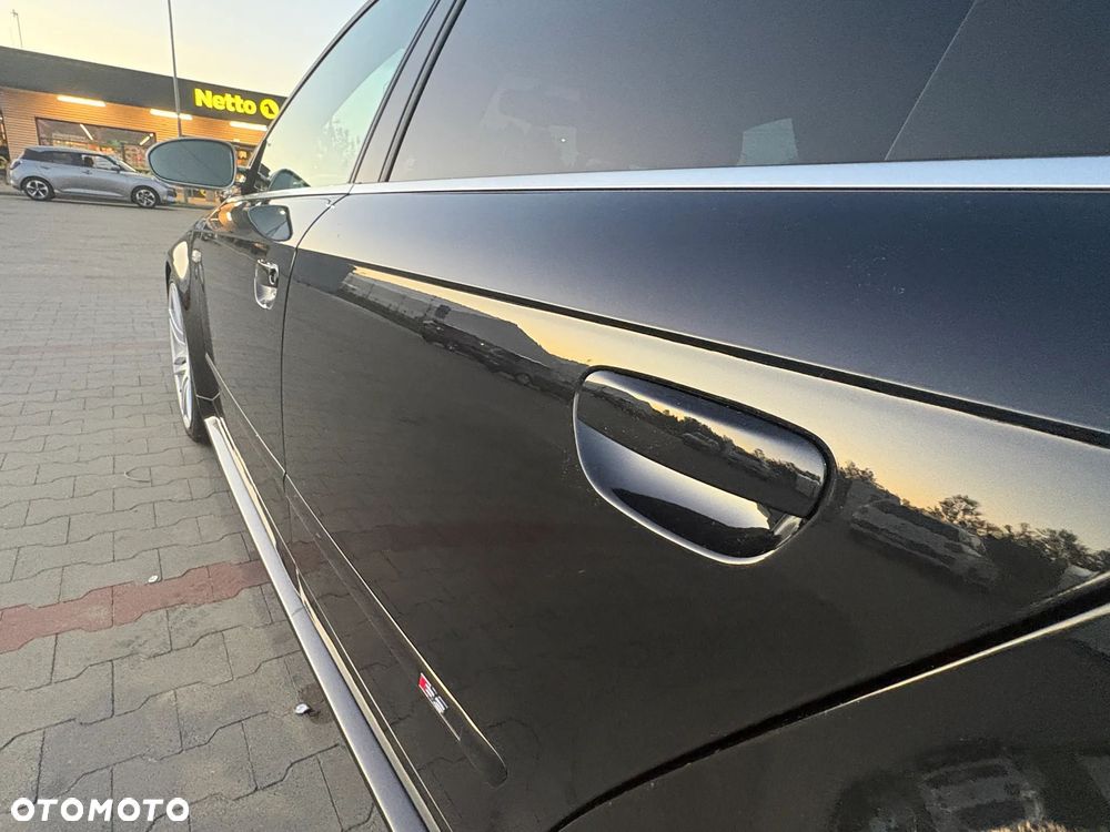 Audi RS4 Limousine - 15