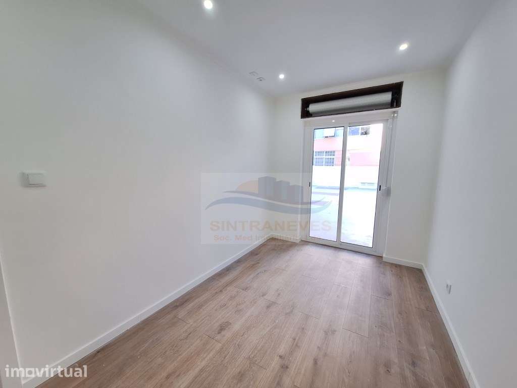 Espaçoso T3 com terraço totalmente remodelado | Amadora - Grande imagem: 3/18