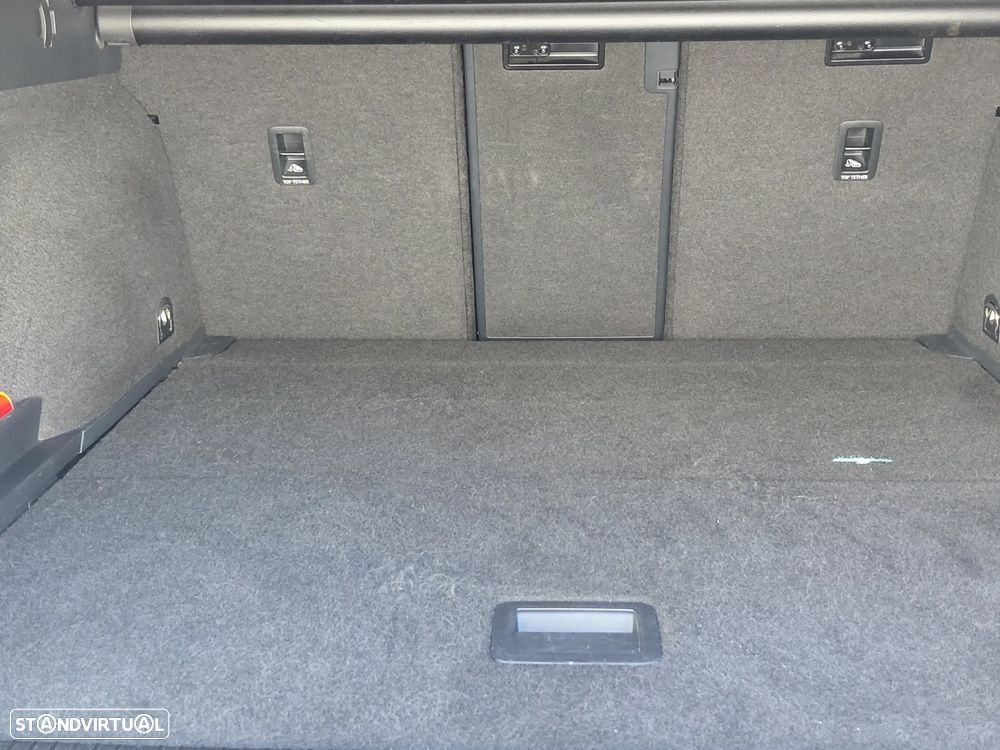 VW Passat Variant 2.0 TDI Highline - 16