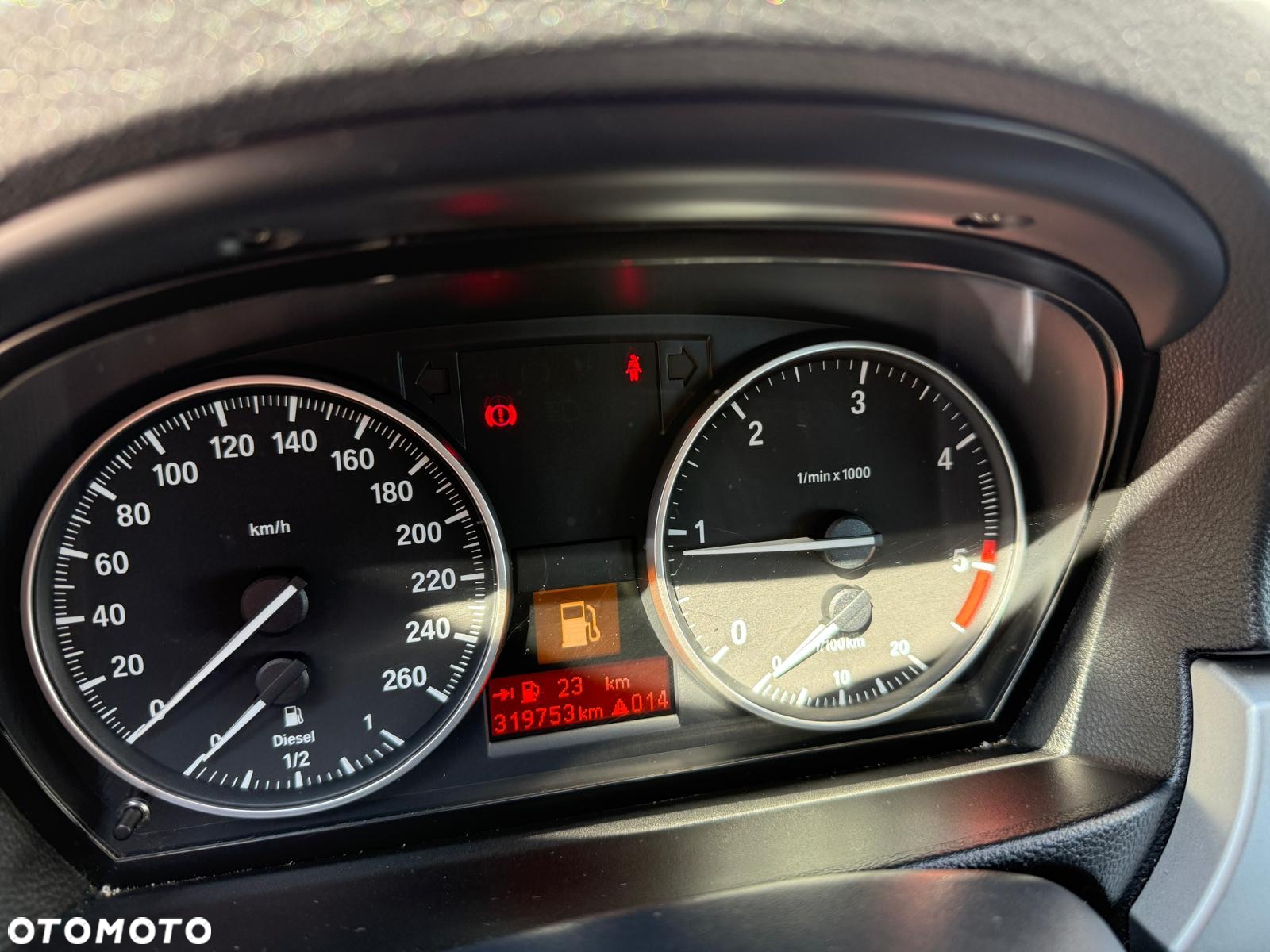 BMW Seria 3 318d Touring Advantage - 16