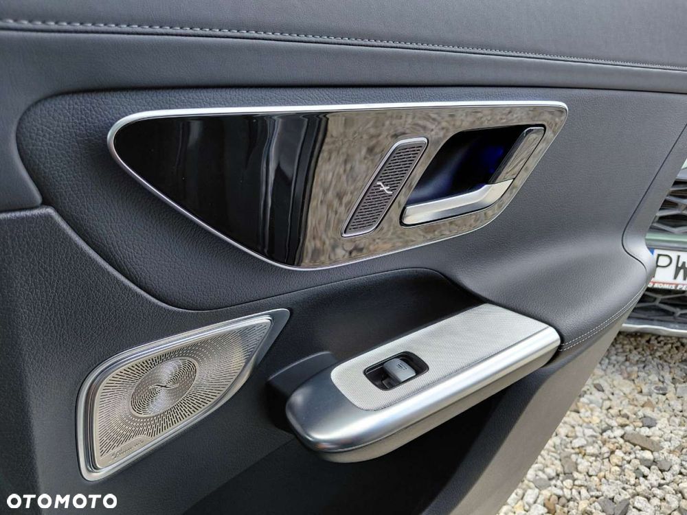 Mercedes-Benz GLC - 27