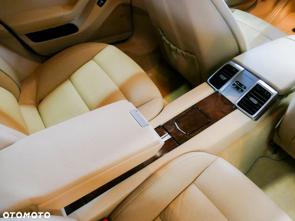 Porsche Panamera 4S PDK - 21