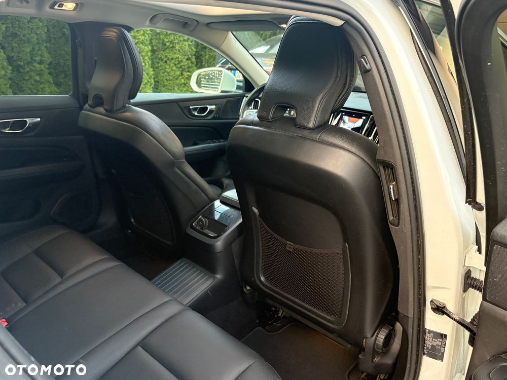 Volvo V60 T6 AWD Recharge Geartronic Inscription - 16