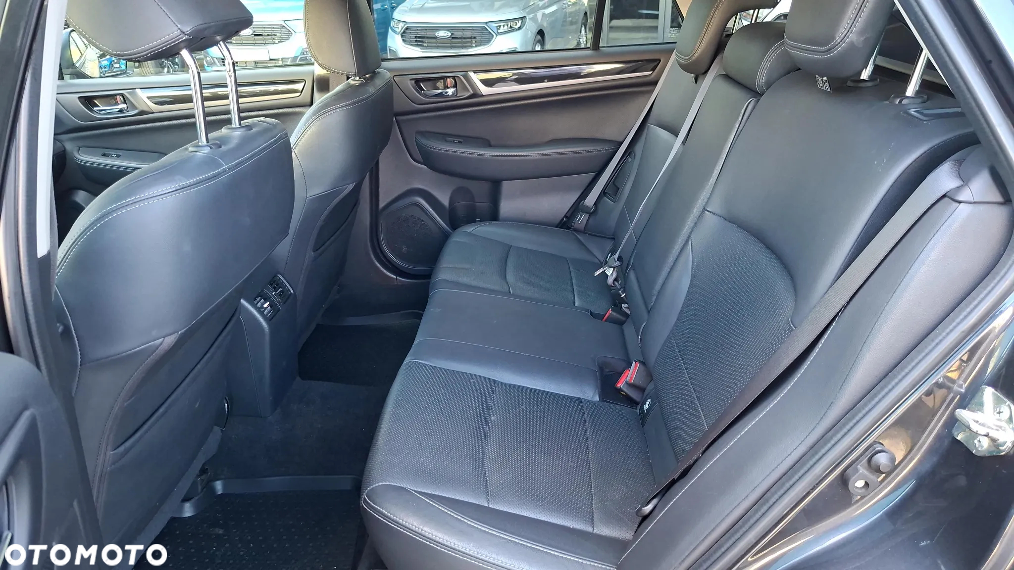 Subaru Outback 2.0D Exclusive Lineartronic - 19