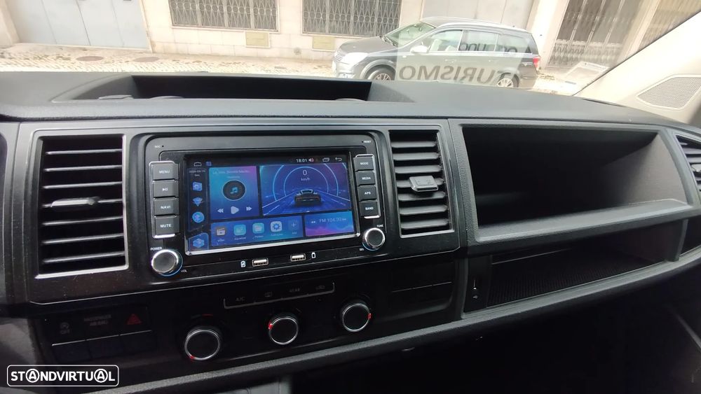 VW Caravelle 2.0 TDi Confortline 9L - 11