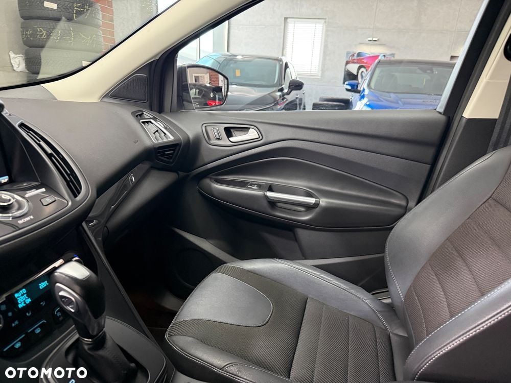 Ford Kuga 2.0 TDCi 4x4 Titanium - 28