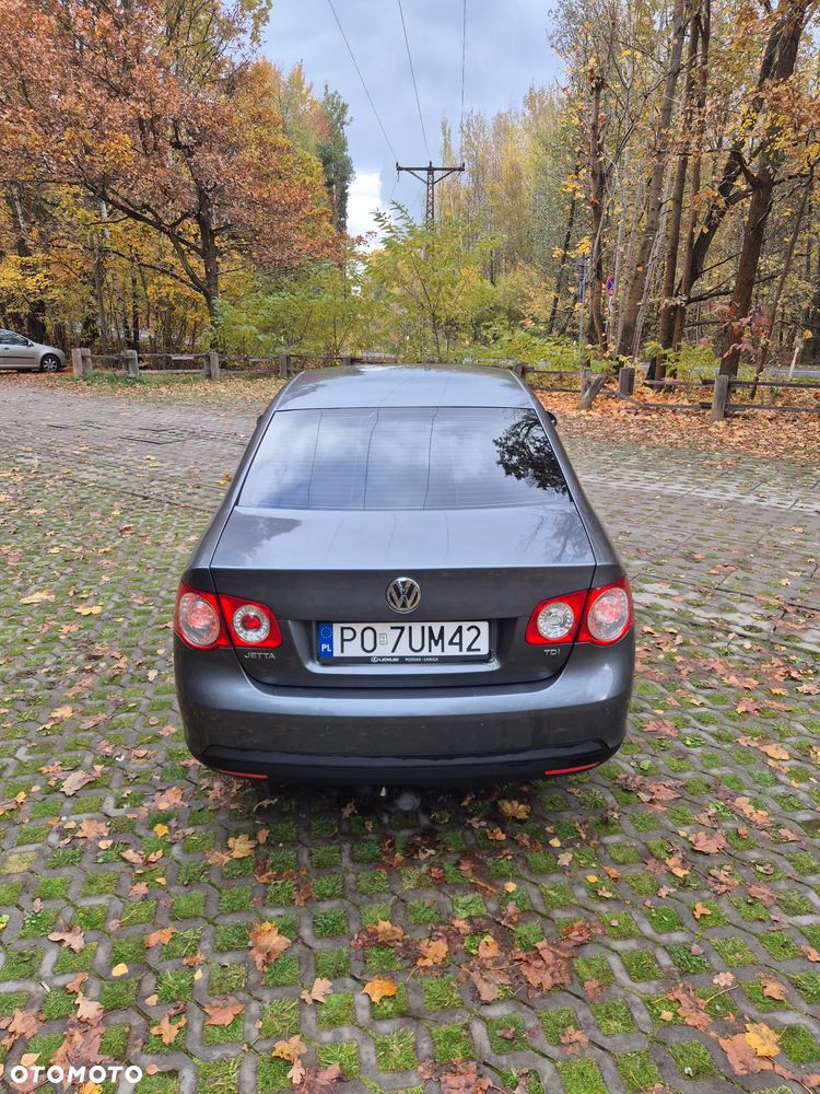 Volkswagen Jetta 1.6 TDI DPF Comfortline - 6