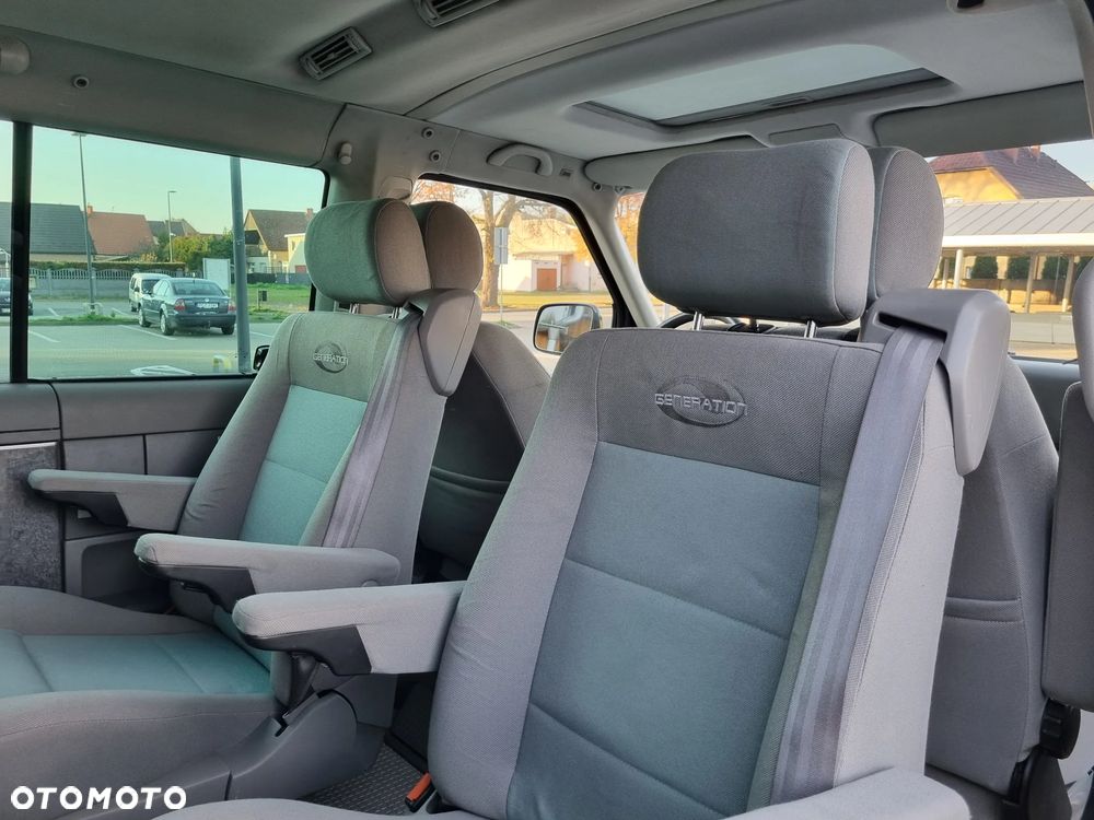 Volkswagen Multivan - 14