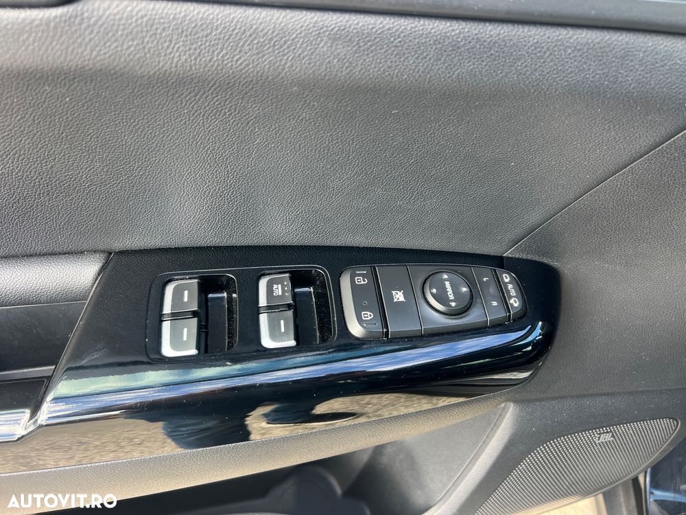 Kia Sportage 2,0 CRDI AWD Aut. Platinum - 31