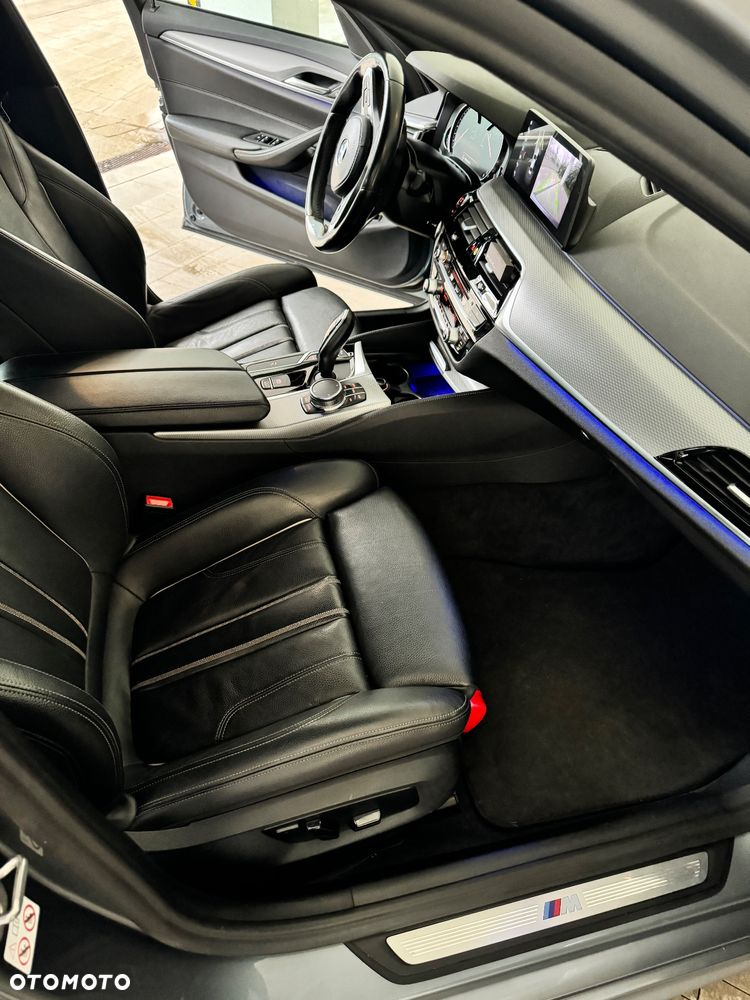 BMW Seria 5 520d xDrive - 29