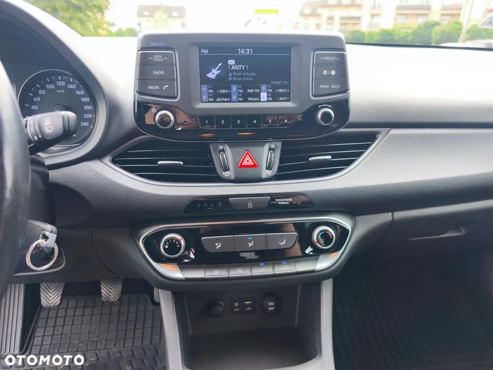 Hyundai i30 1.4 Comfort - 14
